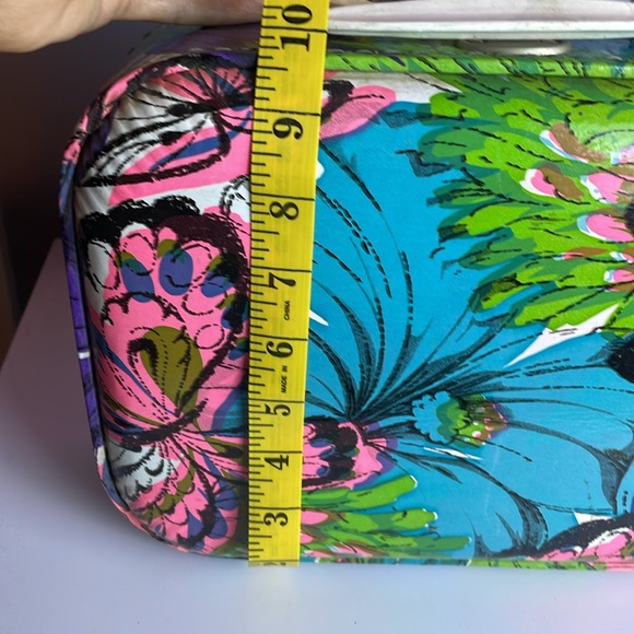 Vintage Hippie era flower power mini suitcase with key retro style - Picture 16 of 16